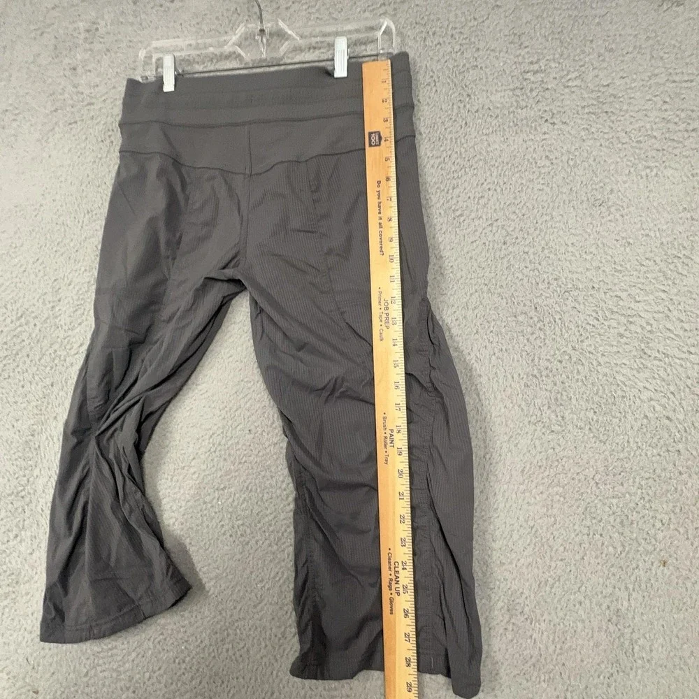 Lululemon Pants Womens 8 Gray Capri Striped Woven Pockets Yoga Gym Activewear